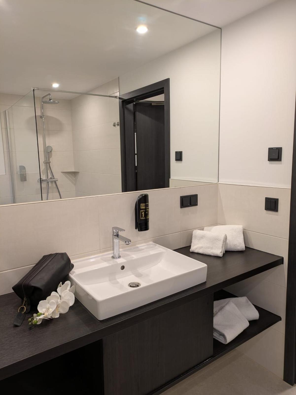 Seehotel Ecktannen Варен Экстерьер фото